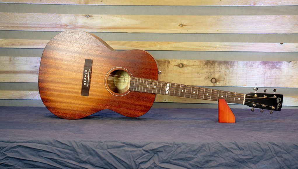 Godin-Folk-YT-Thumb Mahogany Folk
